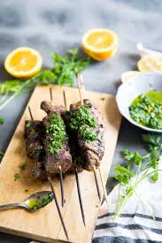 in crusted beef shish kabobs with