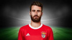 Он играет на позиции правый. How Good Is Rafa Silva At Benfica Youtube