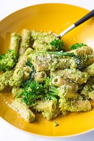 broccoli pesto pasta salad healthy