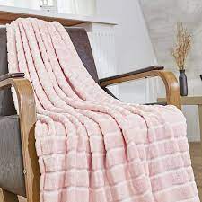 16 Best Plush Blankets 2022 The