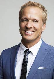 C.J.: Patrick Fabian says Howard's duds suit him well on 