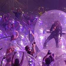 flaming lips use of plastic bubbles at