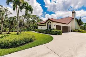 homes in north naples fl