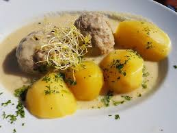 Find out which are the most famous german dishes ✓ top 10 list including the history of german foods, pictures and the recipes ✓ make sure to try these dishes while in germany. Traditional German Food 15 German Dishes You Will Love The Executive Thrillseeker