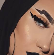 lightning bolt brows are a thing now