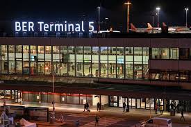 berlin schönefeld airport set to close