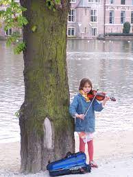 File:Girl playing violin.jpg - Wikimedia Commons