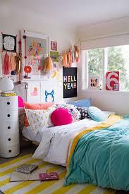 decorate a teen girl bedroom