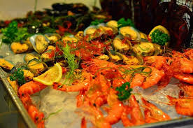Eastin hotel penang christmas buffet 2018 smart dory checks out the highlights at eastin hotel penang christmas buffet 2018 with the theme celebrating holiday cheers. Seafood Extravaganza Sarkies E Hotel Seafood By Awesome Malaysia Via Flickr Seafood Western Prawns Yabbies Mus Crab Rangoon Cantonese Food Seafood