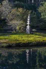 Cascades and layers of smoothly shaped stone waves are combined with water premises at their lower points, and clusters of bamboo planted midst gravel islands. 25 Beautiful Japanese Gardens Pictures Of Japanese Garden Design Ideas