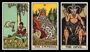 The basic symbols of this card are seven or eight stars, a pool of water, a kneeling woman (one foot in the water, the other on land), and two urns. Top 10 Excuses For Cheating In The Tarot Cards Angelorum