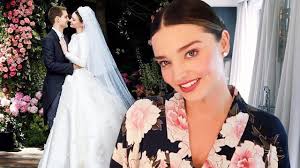 miranda kerr demonstrates her wedding