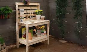 Simple 2x4 Potting Bench With Slatted