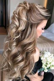 Wavy graduation hairstyle for long hair. 61 Graduation Hairstyles Ideas Graduation Hairstyles Long Hair Styles Hair Styles
