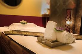 Du sitzt darauf breitbeinig entspannt in unserer geräumigen dusche. Thaimassage Amon In Mannheim Traditionelle Thai Massage Olmassage Fussreflexzohnenmassage Aromatherapie