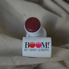boomstick color makes monochrome makeup