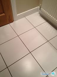 white floor tiles white grout