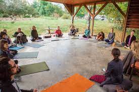 200 hour yoga alliance yoga teacher