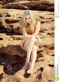 Schöne Nackte Frauen Auf Dem Strand Stockbild - Bild von haar, nanometer:  20033829
