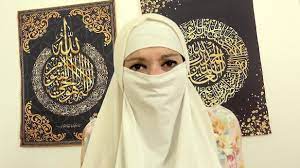 Babe in niqab pleases her husband | PornCZ.com