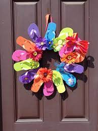 A flip flop wreath is easy and fun to make. 19 Beautiful Flip Flop Wreaths The Funky Stitch