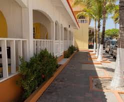 Indo surinam and bingo cafe & restaurant are situated about 525 metres from the property. The Triple Bedroom At The Coconut Inn Picture Of Coconut Inn Aruba Tripadvisor