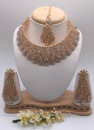 traditional diamond bridal necklace set