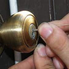 So the logical thing to do was to search youtube for a great tutorial on how to pick a lock and i found this fabulous video that explained exactly how locks work and how to pick locks with 2 simple lock picking tools you make from paper clips. How To Open A Locked Door Using A Paperclip Hunker House Doors Doors Bathroom Door Locks
