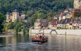 Its drainage basin is about 9,300 sq mi (24,000 sq km). The Prettiest Villages In The Dordogne France Where To Stay Travel Bliss Now