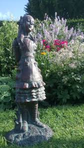 garden statue ornament figurine