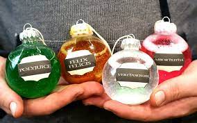 Easy diy holiday decor ideas diy harry potter ornaments. 32 Best Harry Potter Ornaments Harry Potter Christmas Tree Ideas