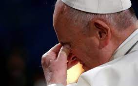 El Papa, afligido