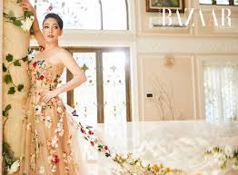 Những bộ áo cưới lộng lẫy của doanh nhân Đường Thu Hương | Harper's Bazaar