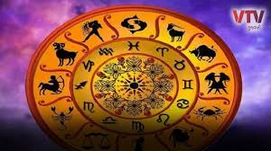 આ પાંચ રાશિના જાતકો થઈ જાઓ ખુશ! અનેક ક્ષેત્રોમાં મળશે તરક્કી, બુધ અને  ગુરુની યુતિથી મળશે લાભ Budh guru yuti 2023 these zodiac signs will be lucky