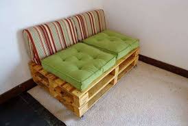 veja como fazer um sofá de palete