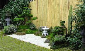 Selbst auf dem schreibtisch in einer pflanzenschale kann ein. Der Kleine Zen Garten Japanischer Garten Garten Asia Garten