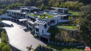 14 Mega Mansions With 20 000 Sq Ft