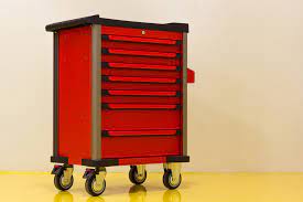 craftsman vs husky tool chest which