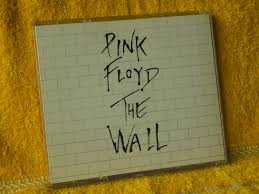 The album was a commercial success, topping the us charts for 15 weeks, and reaching number three in the uk. The Wall Pink Floyd Tontrager Gebraucht Kaufen A02lfgx521zzr