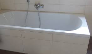 Cc0/ pixabay/ mikesphotos) flecken in der badewanne entstehen meist durch kalkablagerungen, insbesondere bei hartem wasser. Emaille Badewanne Reinigen Hausmittel Tipps Frag Mutti