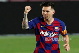 After a frustrating season and messi's wish to leave fc barcelona, he is back to his very best. Mantan Pelatih Barcelona Lionel Messi Sulit Diatur Republika Online