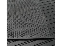 studded interlocking gym mats