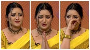 Viral video: Actress Pori Moni breaks into tears on camera, says 'I want  divorce from Sariful Razz in 24 hours' | Bengali Movie News - Times of India