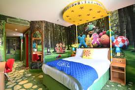 You can expect restaurants with kids' menus, game rooms, fitness centers, and pool areas where children can play and parents can relax. Best Themed Hotels In The Uk That Kids Will Love From Cbeebies To Wizards Mirror Online