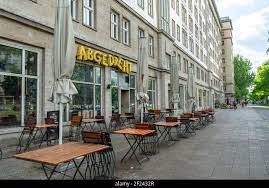 BERLIN, DEUTSCHLAND - 14. Mai 2020: BERLIN, DEUTSCHLAND 14. Mai 2020. Die  Bar Abgedreht in Friedrichshain. Es ist wegen der Sperre wegen covid-19  geschlossen Stockfotografie - Alamy