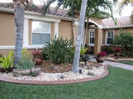 Does your front yard look gray and flat because it hasn't been landscaped properly? Front Yard Landscaping Ideas With Rocks Home Dignity