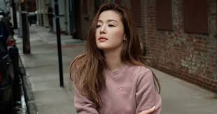 She began her career as a model in 1997, and after appearing in a number of tv sitcoms, her movie debut came in white valentine (1999). Handsome Husband Jun Ji Hyun Resigns From Work Finally Inherits Family Company