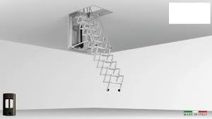 Les escaliers motorisés sont conformes à la norme en 14975 car ils répondent aux mêmes exigences que les escaliers escamotables manuels. Escalier Echelle Escamotable Electrique Pour Acces Grenier Escalamatic De Echelle Direct Youtube