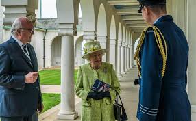 � a primeira monarca brit�nica a permanecer por mais tempo no trono. Rainha Elizabeth Participa Do Seu 1Âº Compromisso Presencial De 2021 Jovem Pan