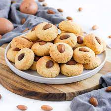 3 ings almond cookies gluten